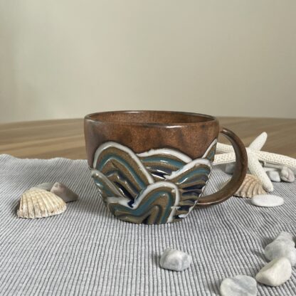 Sea-inspired beach mug, carved waves (5) - Image 2