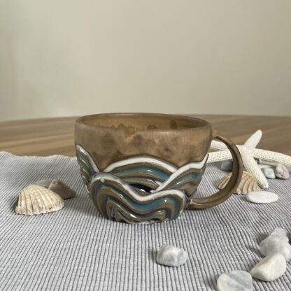 Sea-inspired beach mug, carved waves (7) - Image 2