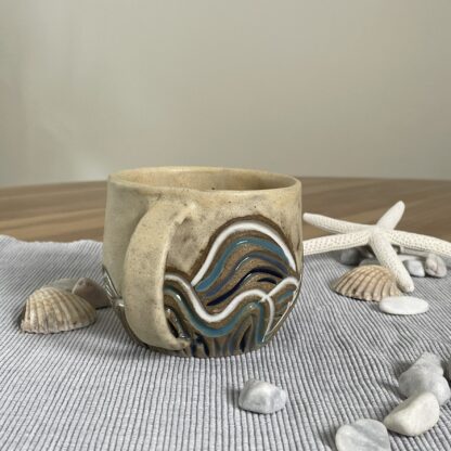 Sea-inspired beach mug, carved waves (11) - Image 3