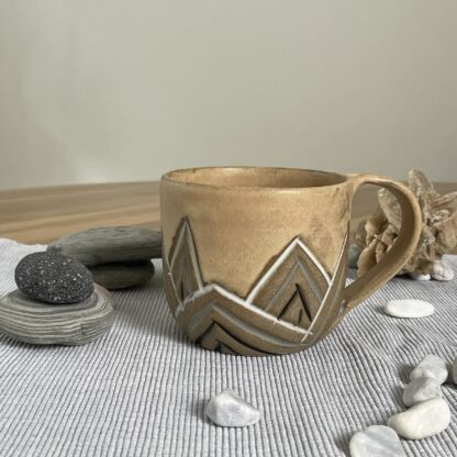 Mountains-inspired mug, carved peaks (1) - Image 2