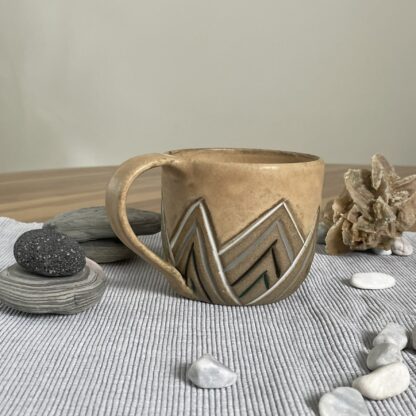 Mountains-inspired mug, carved peaks (1) - Image 3