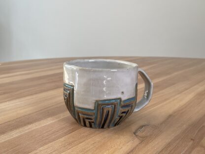 Geometrically carved mug - ice - Image 3