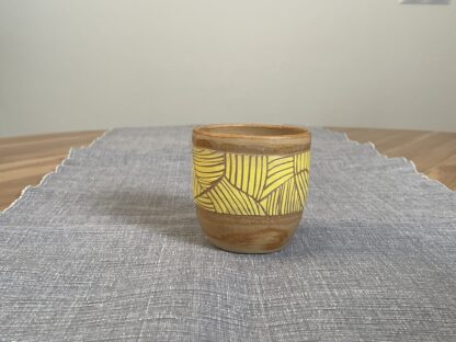 Geometric striped tumbler - yellow - Image 3