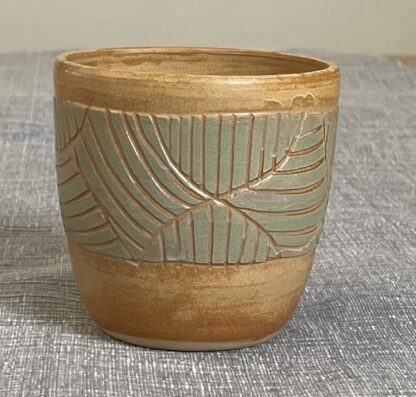 Geometric striped tumbler - avocado