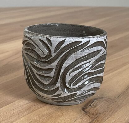 Salt&Pepper tumbler with swirly carvings (2)