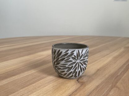 Salt&Pepper tumbler with carved stars - Image 4