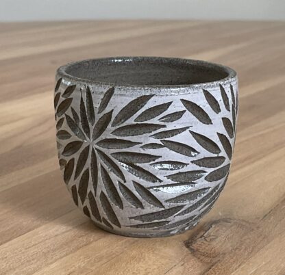 Salt&Pepper tumbler with carved stars