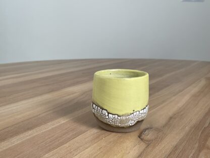 Yellow tumbler with a cloud-like belt - Image 2