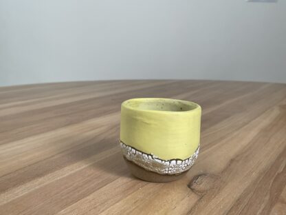 Yellow tumbler with a cloud-like belt - Image 6