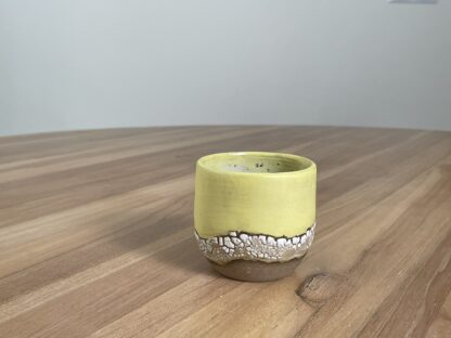 Yellow tumbler with a cloud-like belt - Image 7