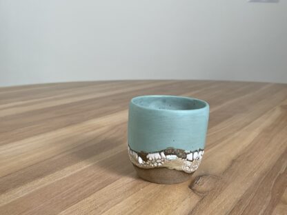 Light teal tumbler with a cloud-like belt - Image 3