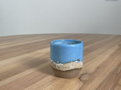 Blue tumbler with a cloud-like belt - Image 3