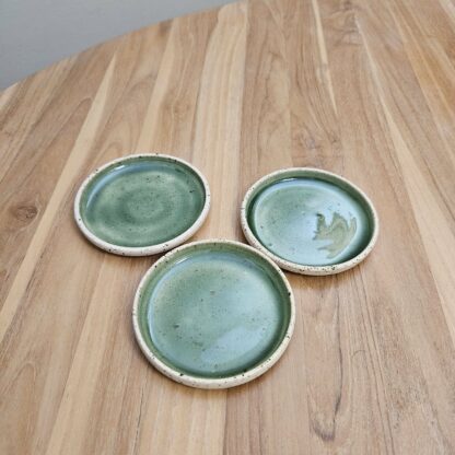 Spotted saucer/plate with green - Image 2