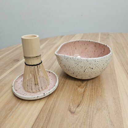 Spotted matchawan with pink (a bowl with a spout) - Image 2