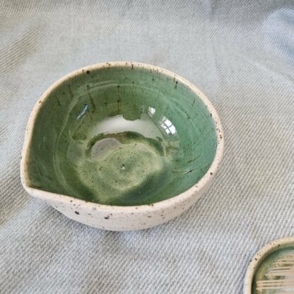 Spotted matchawan with green (a bowl with a spout) - Image 3