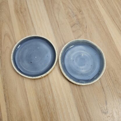 Spotted saucer/plate with blue - Image 2