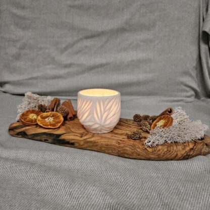 Porcelain luminary with carvings - Image 4