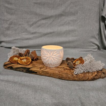 Porcelain luminary with carvings - Image 4