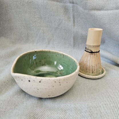 Spotted chasen/matcha whisk holder with green - Image 3