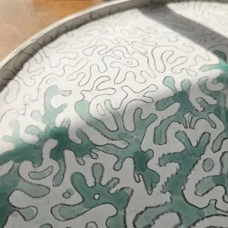 Plate with a watercolor effect