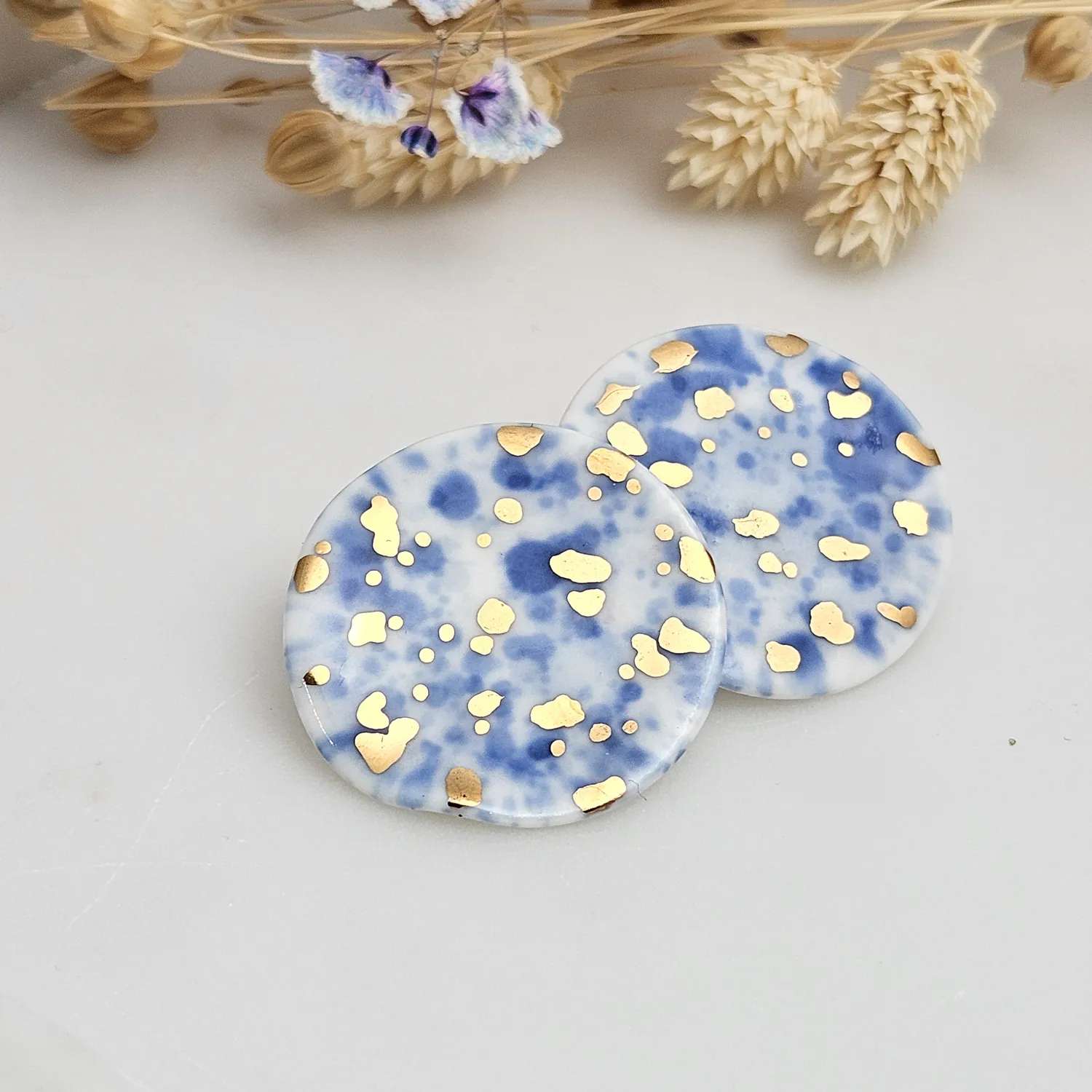 Round porcelain stick-earrings - blue splash speckles with gold - Image 2