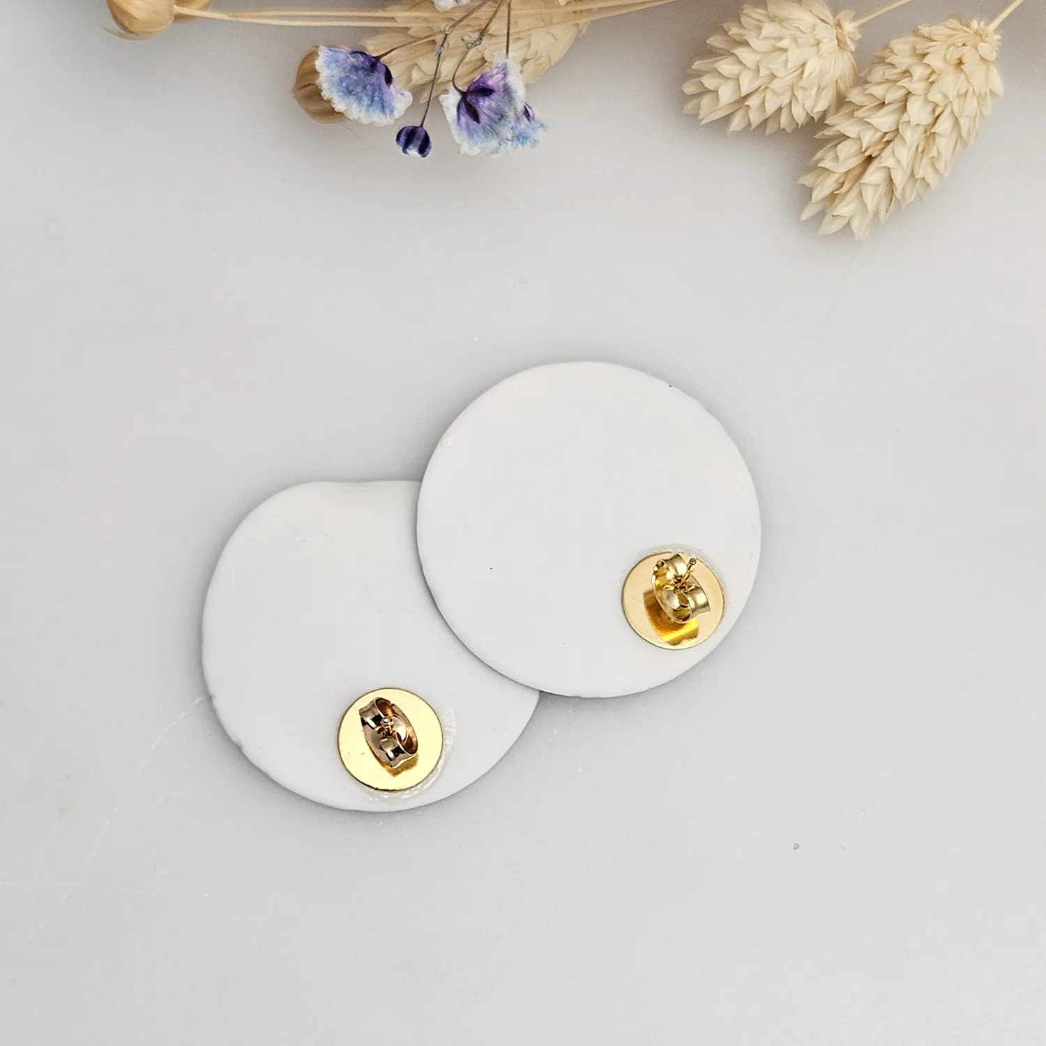 Round porcelain stick-earrings - blue splash speckles with gold - Image 4