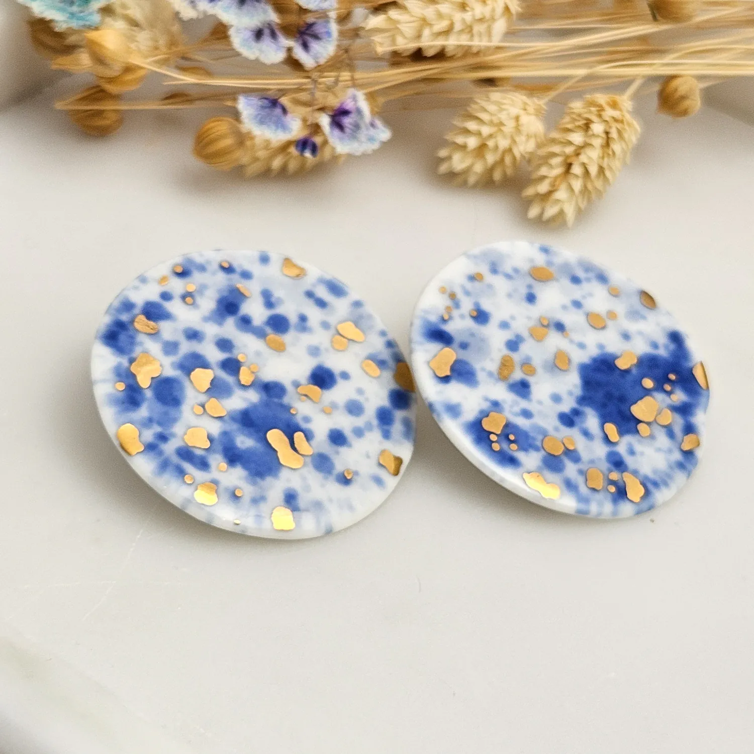 Round porcelain stick-earrings - blue splash speckles with gold - Image 2