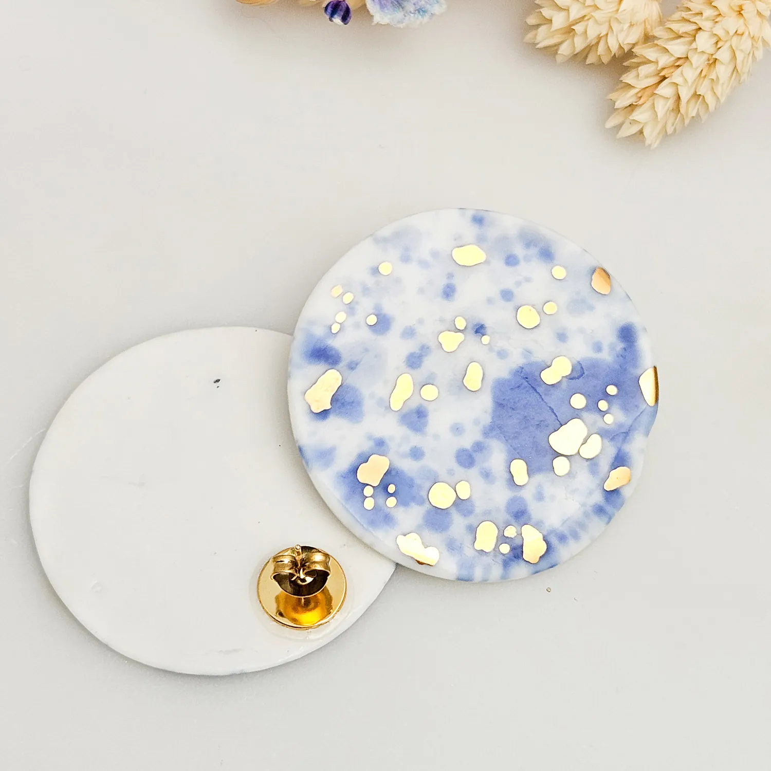 Round porcelain stick-earrings - blue splash speckles with gold - Image 3