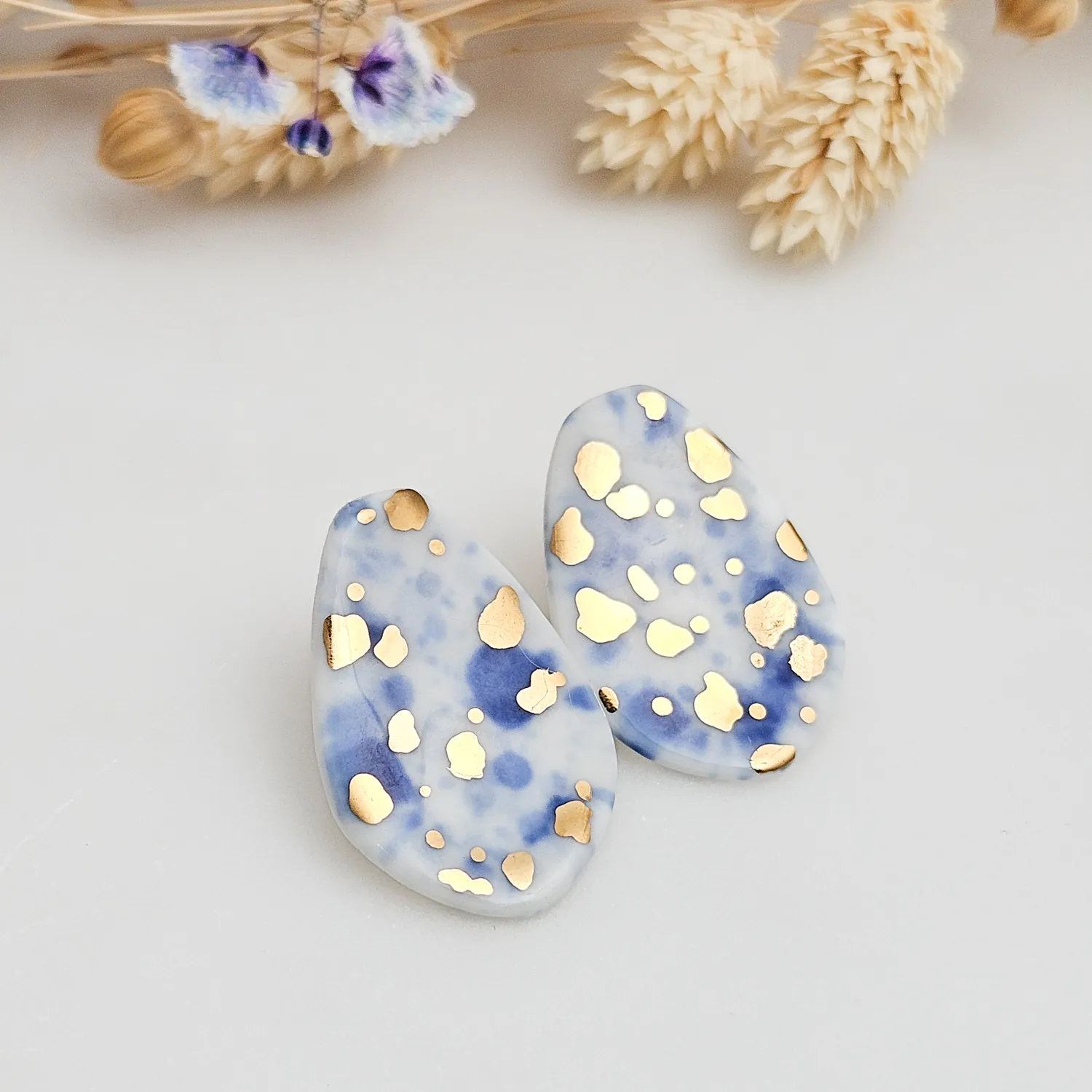 Porcelain stick-earrings - blue splash speckles with gold - Image 2
