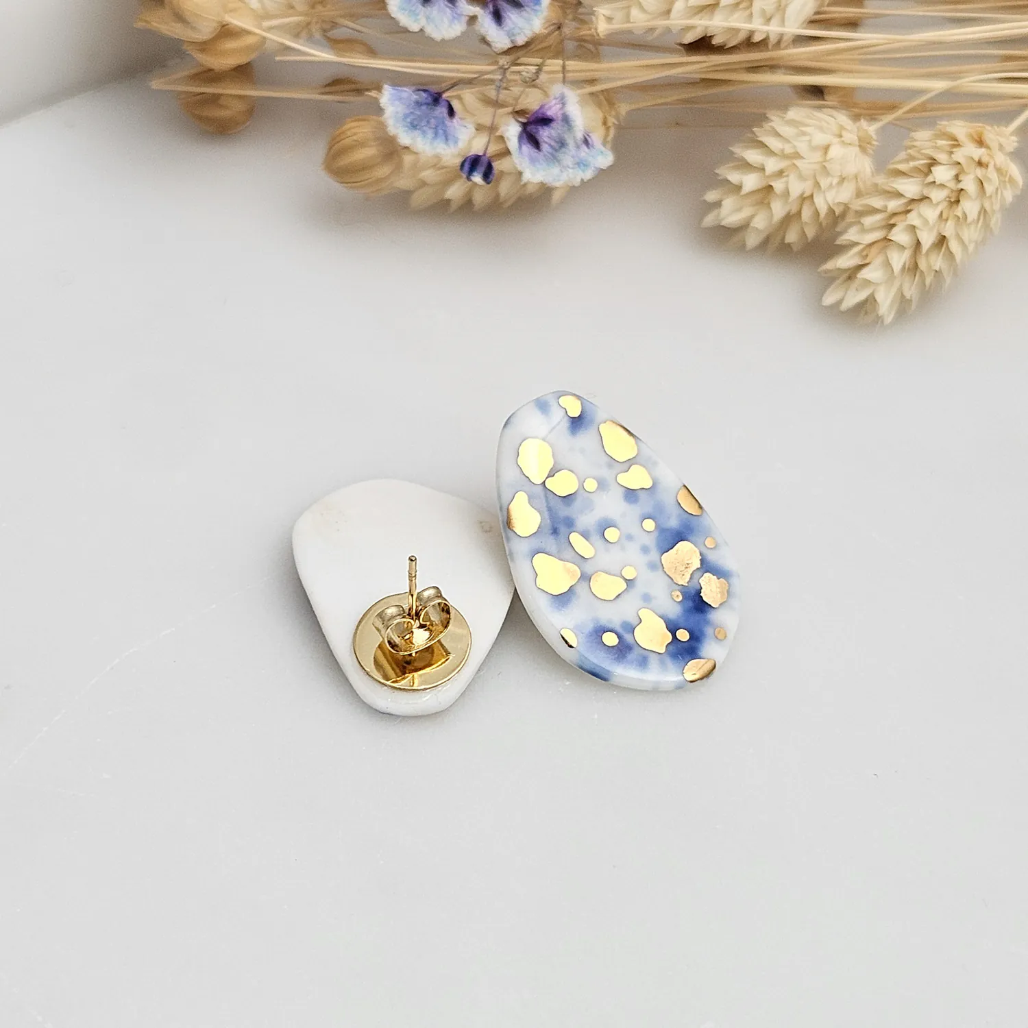 Porcelain stick-earrings - blue splash speckles with gold - Image 3