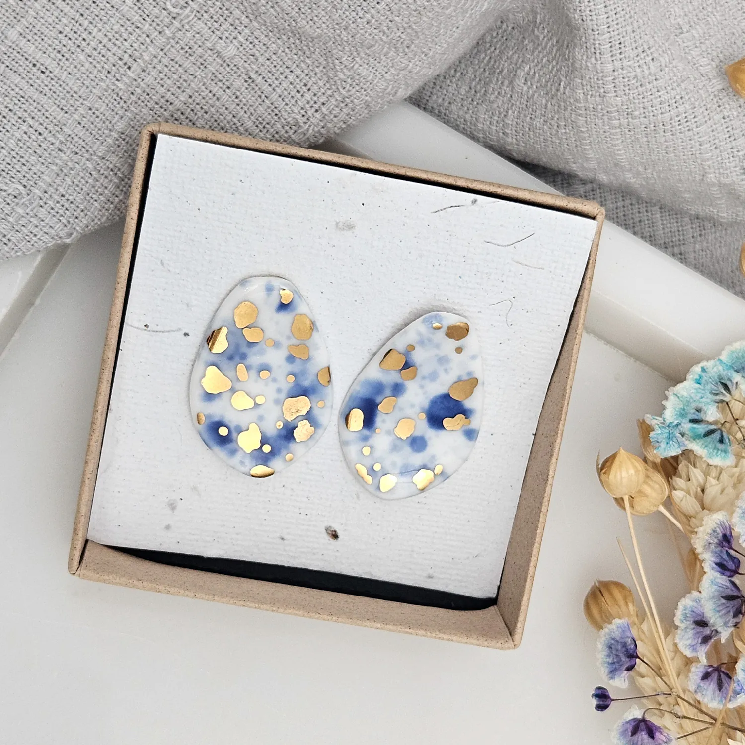 Porcelain stick-earrings - blue splash speckles with gold - Image 5