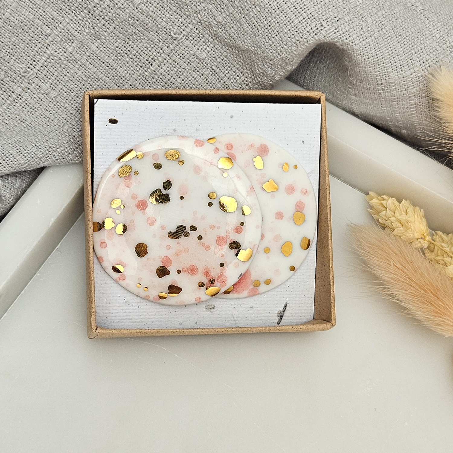 Round porcelain stick-earrings - pink splash speckles with gold - obrazek 5