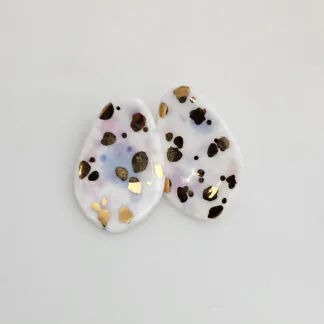 Porcelain stick-earrings - purple violet splash speckles with gold