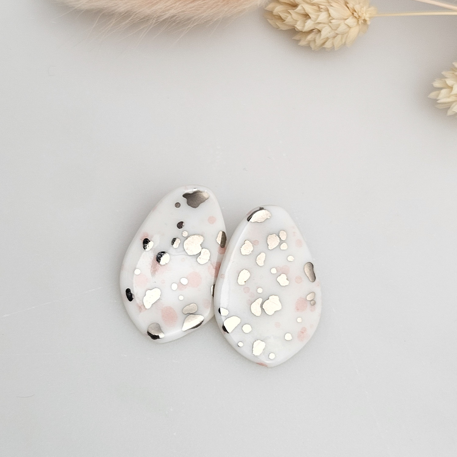 Fine ceramic fine ceramic porcelain stick-designer earrings - pink splash speckles with silver accents (white gold)