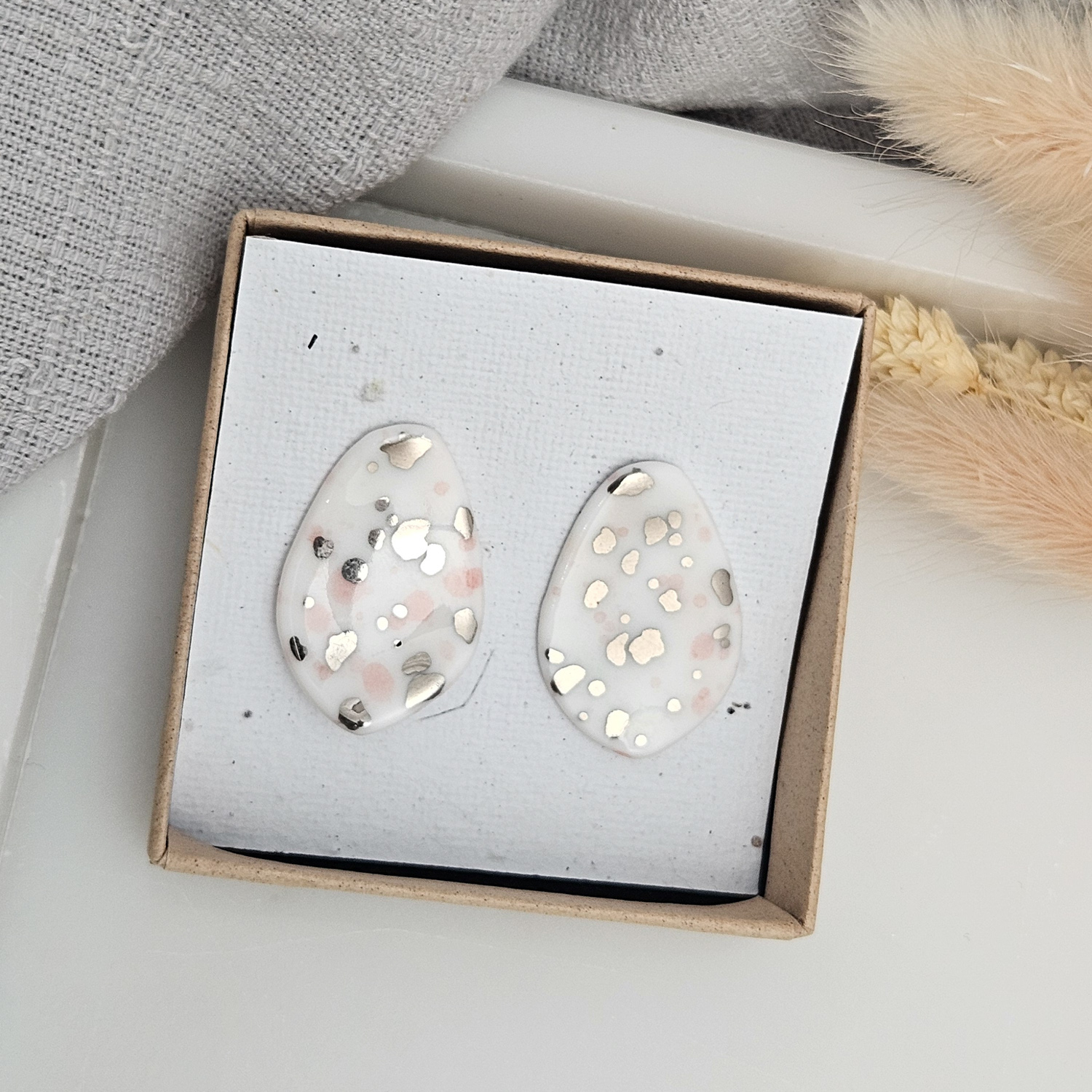 Fine ceramic fine ceramic porcelain stick-designer earrings - pink splash speckles with silver accents (white gold) - Image 5