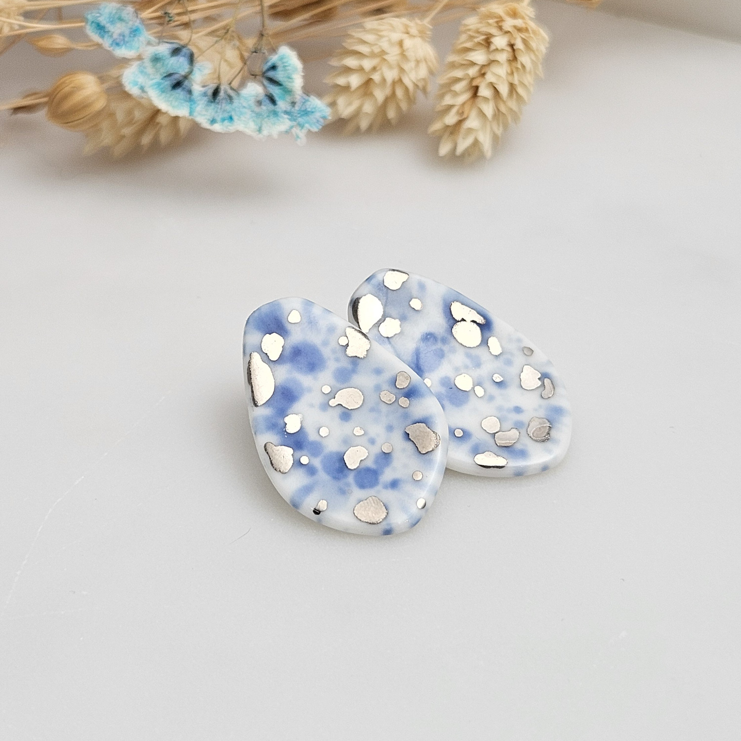 Fine ceramic fine ceramic porcelain stick-designer earrings - blue splash speckles with silver accents (white gold) - obrazek 2