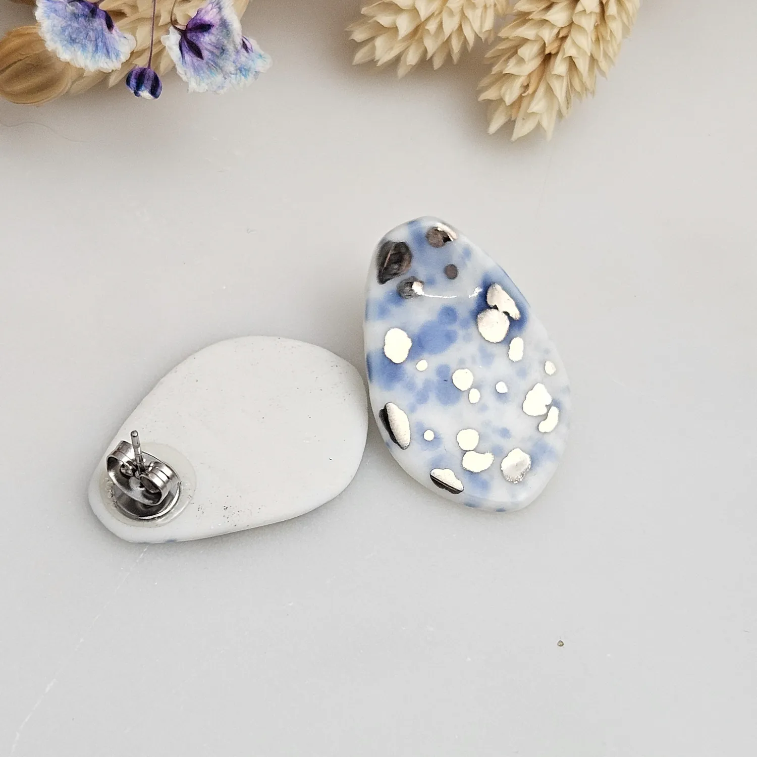 Fine ceramic fine ceramic porcelain stick-designer earrings - blue splash speckles with silver accents (white gold) - Image 4