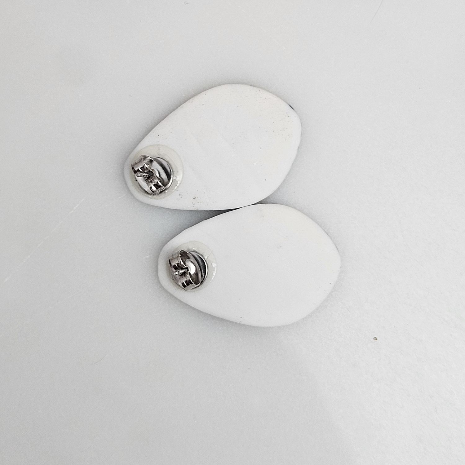 Fine ceramic fine ceramic porcelain stick-designer earrings - blue splash speckles with silver accents (white gold) - obrazek 5