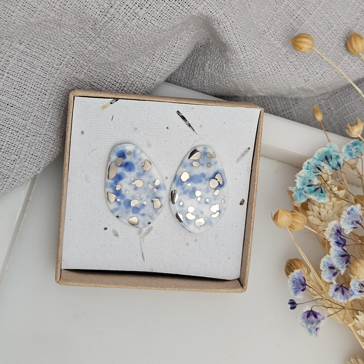 Fine ceramic fine ceramic porcelain stick-designer earrings - blue splash speckles with silver accents (white gold) - Image 6
