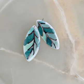 Fine ceramic fine ceramic porcelain stick-designer earrings - green leaf with silver accents (white gold)