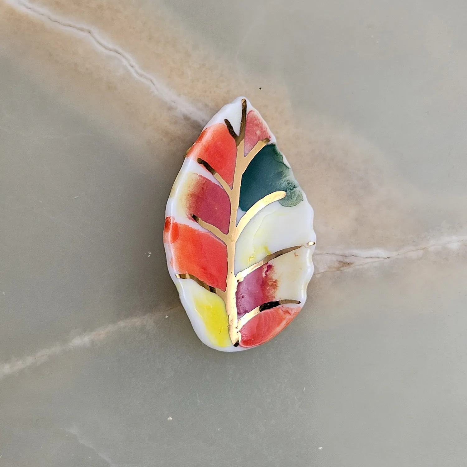 Porcelain brooch - autumn leaf with gold - Image 2