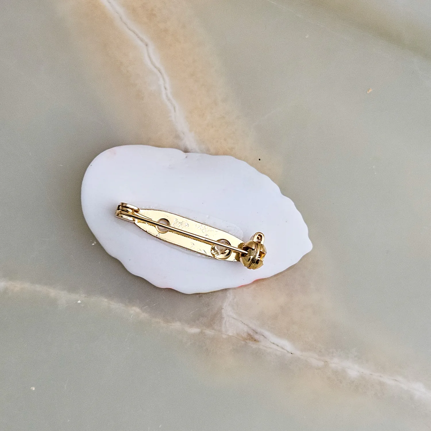 Porcelain brooch - autumn leaf with gold - Image 3