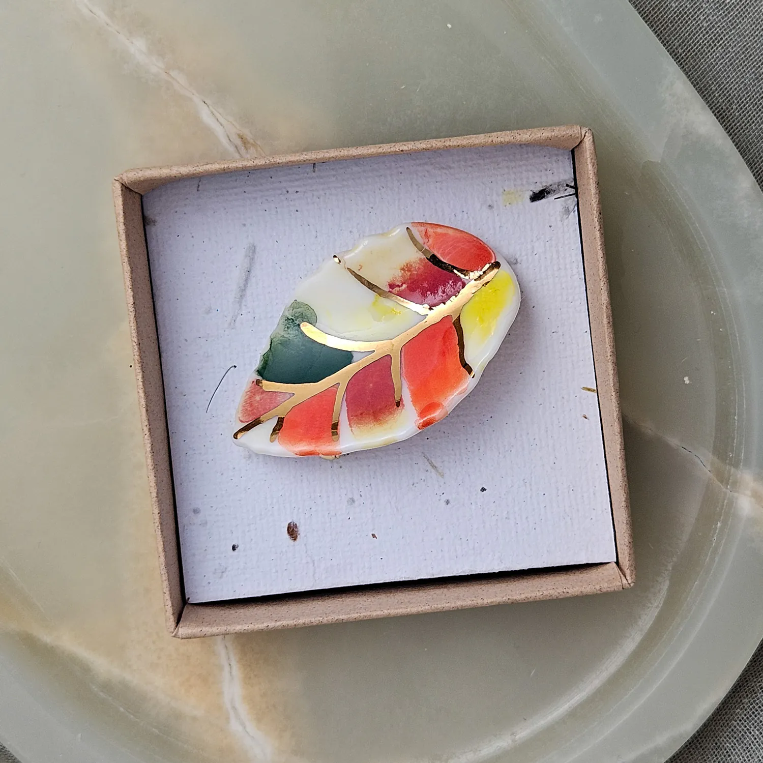 Porcelain brooch - autumn leaf with gold - Image 4