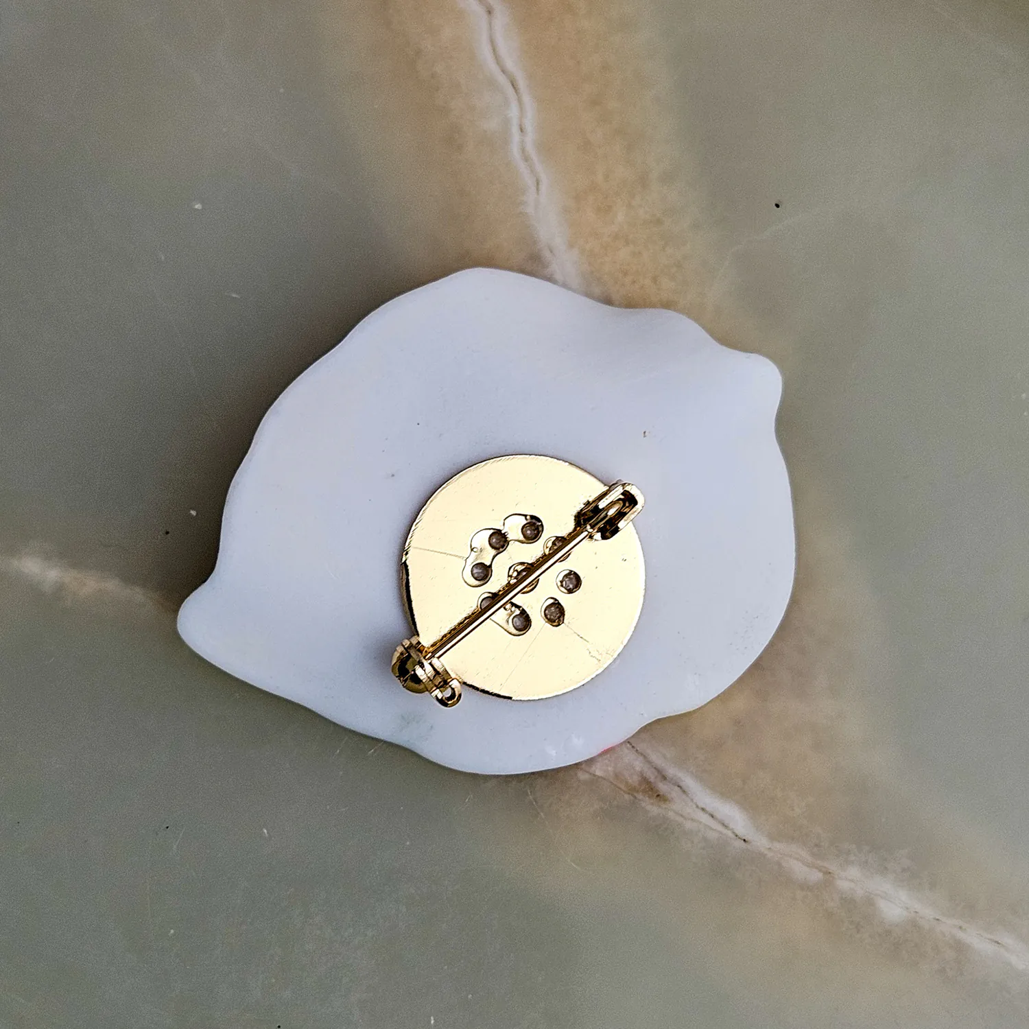 Porcelain brooch - autumn leaf with gold - Image 3