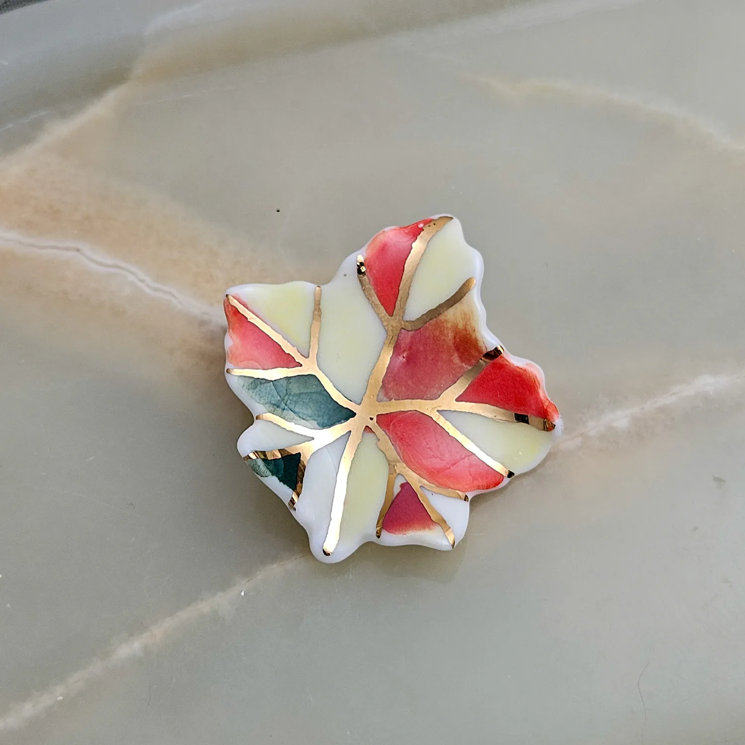 Porcelain brooch - autumn leaf with gold - Image 2