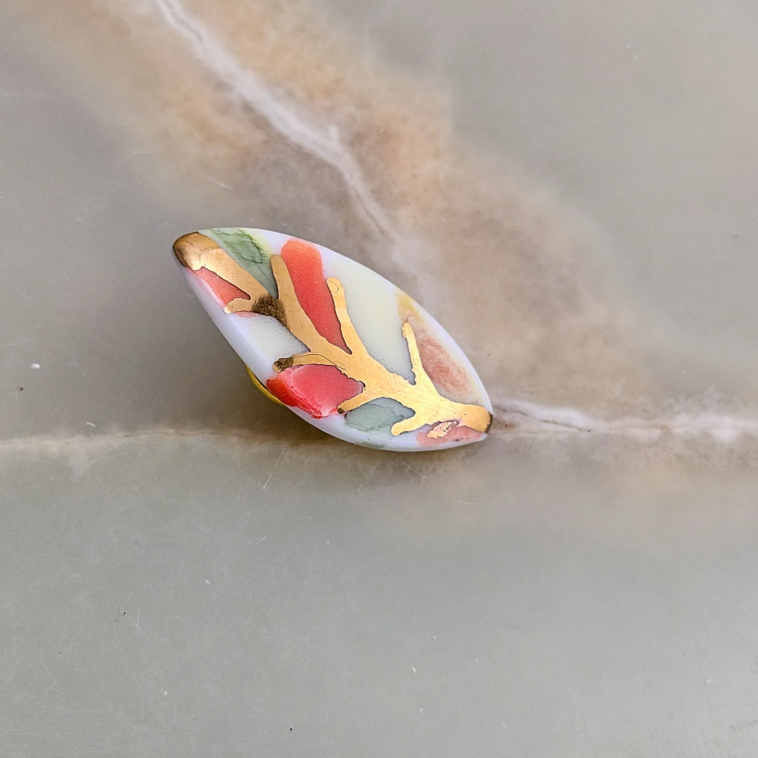 Porcelain pin - autumn leaf with gold - Image 2
