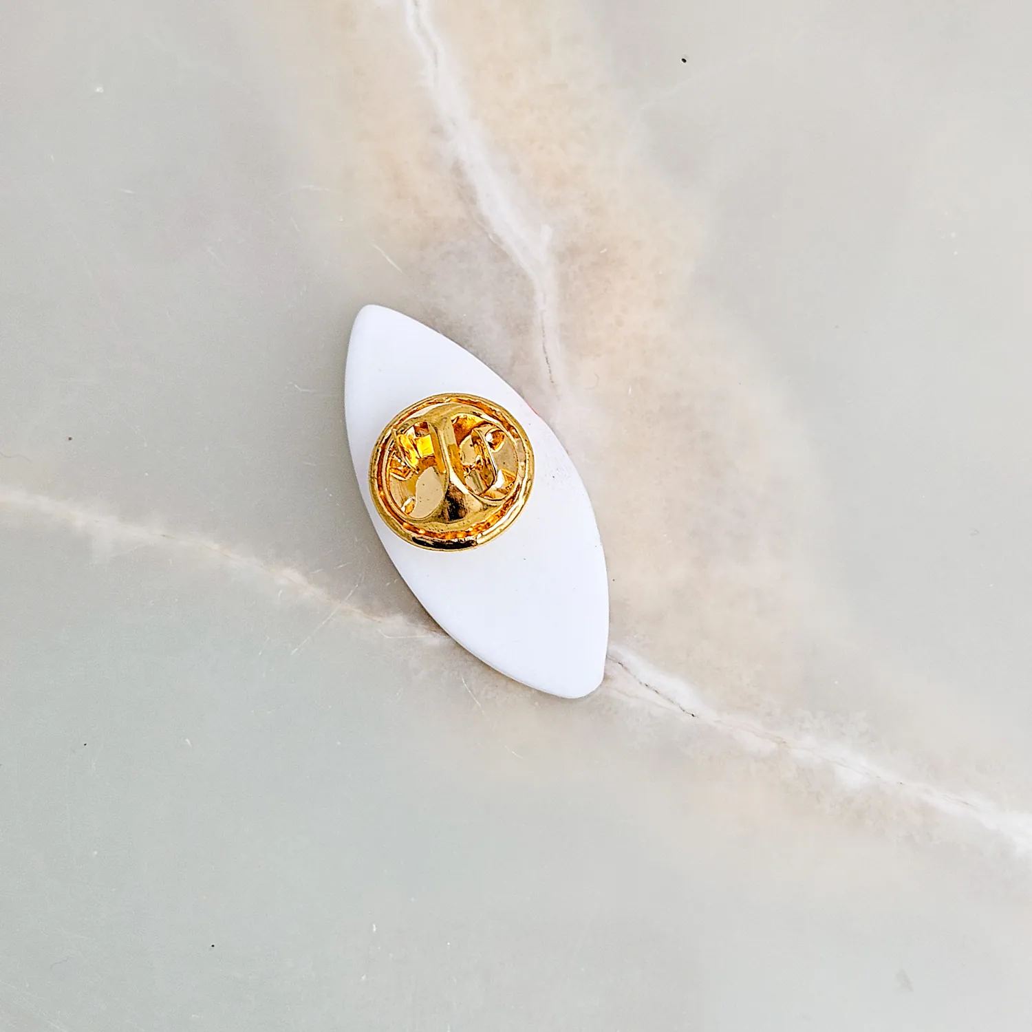 Porcelain pin - autumn leaf with gold - Image 3