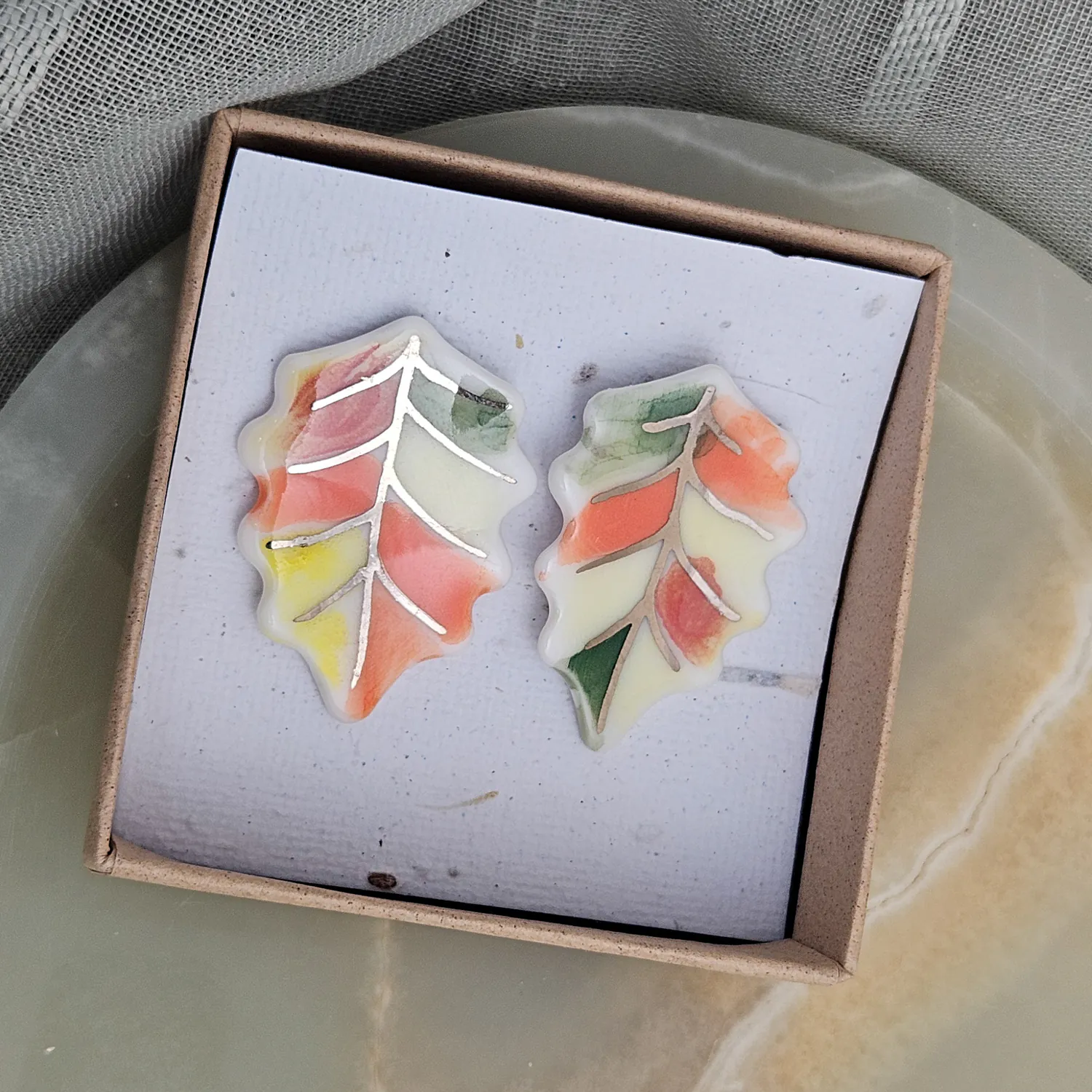 Fine ceramic fine ceramic porcelain stick-designer earrings - autumn leaf with silver accents (white gold) - Image 4