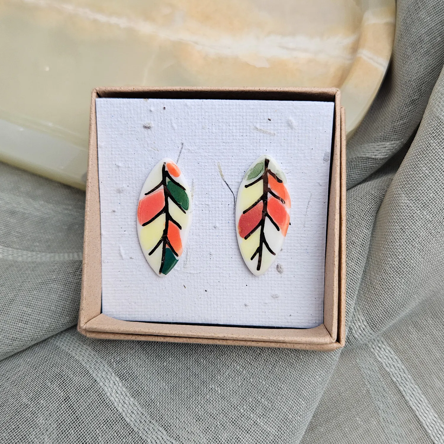 Fine ceramic fine ceramic porcelain stick-designer earrings - autumn leaf with silver accents (white gold) - Image 4