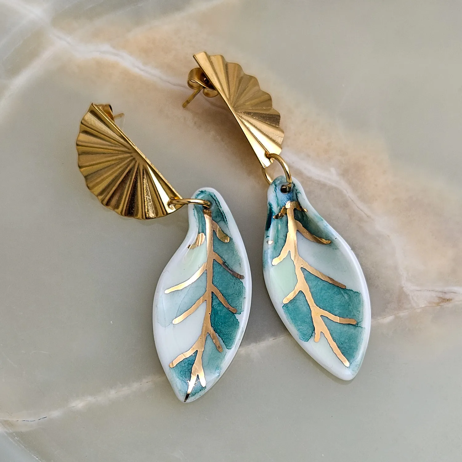 Hanging porcelain earrings - green leaf with gold - Image 2